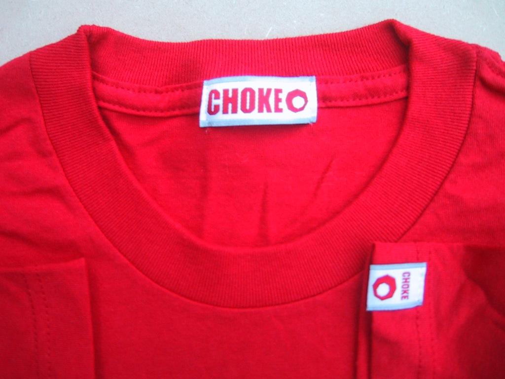 Neck and sleeve re-labelling on a t-shirt